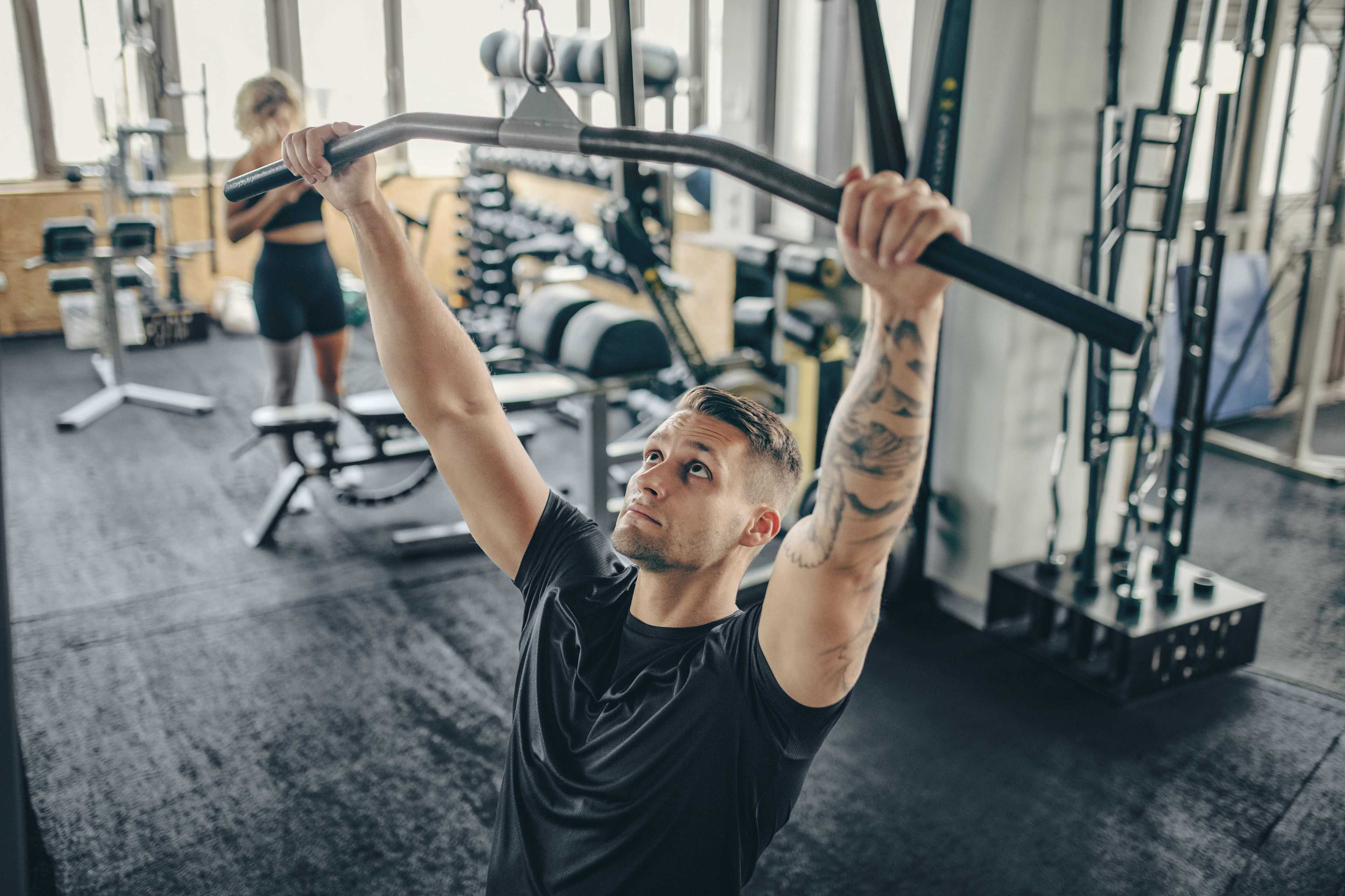 Bewegung_Fitness_Mann_Kraft_Tatoo_3_s_xosi2w