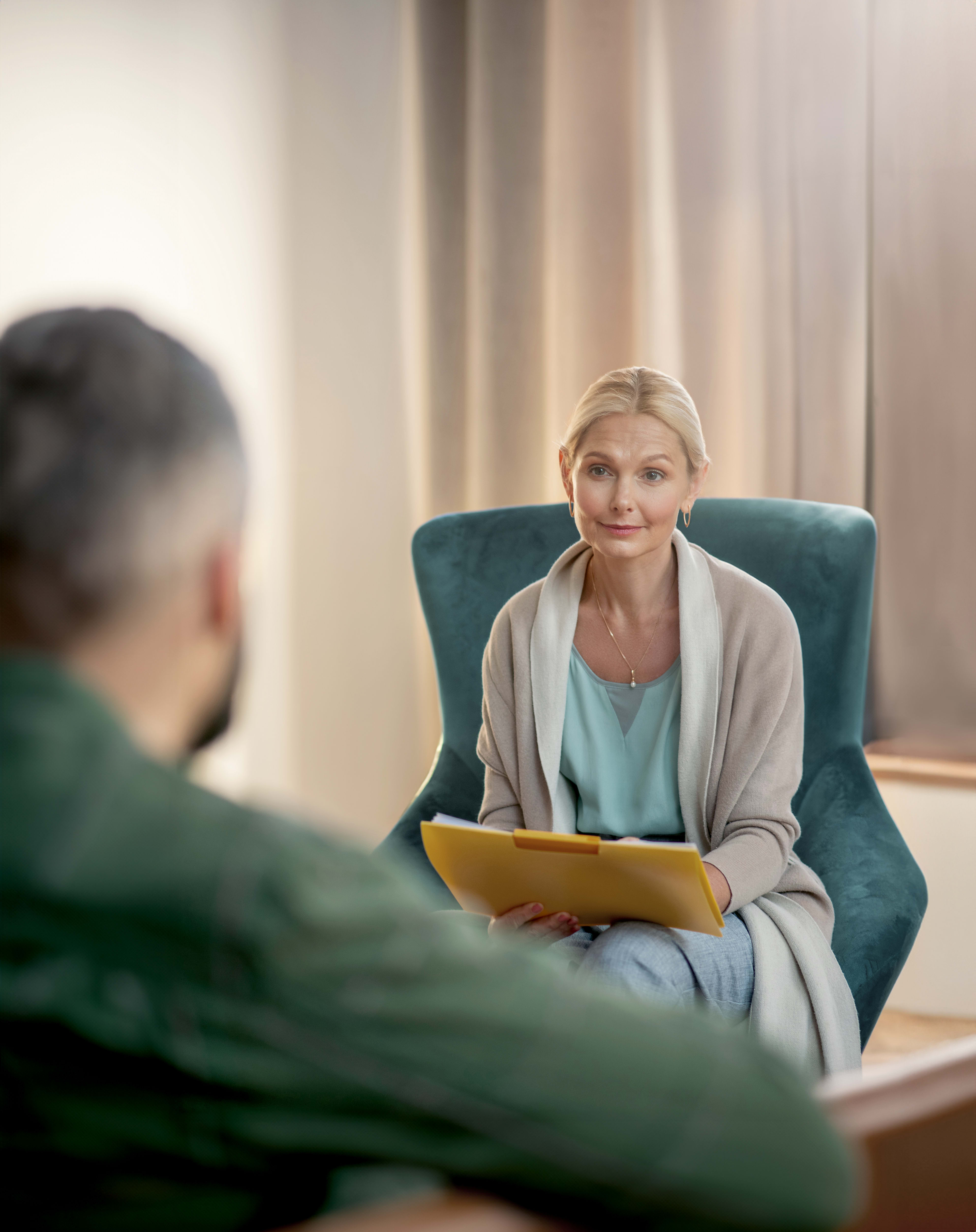 Gesundheit_Care_Management_Gespraech_Hoch_s_lxlnow