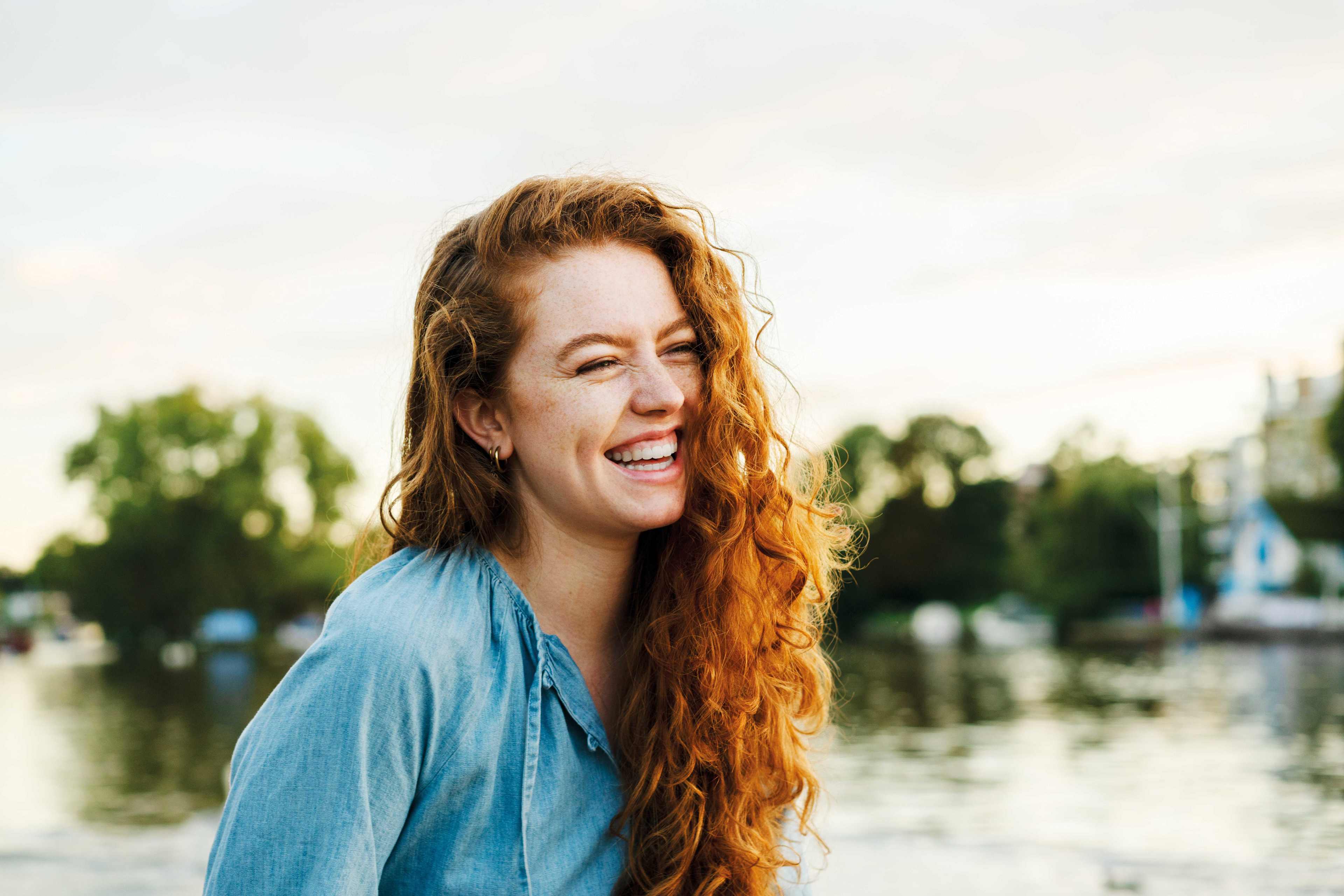Kunden_Unterwegs_Frau_Lachen_See_s_t1cgll
