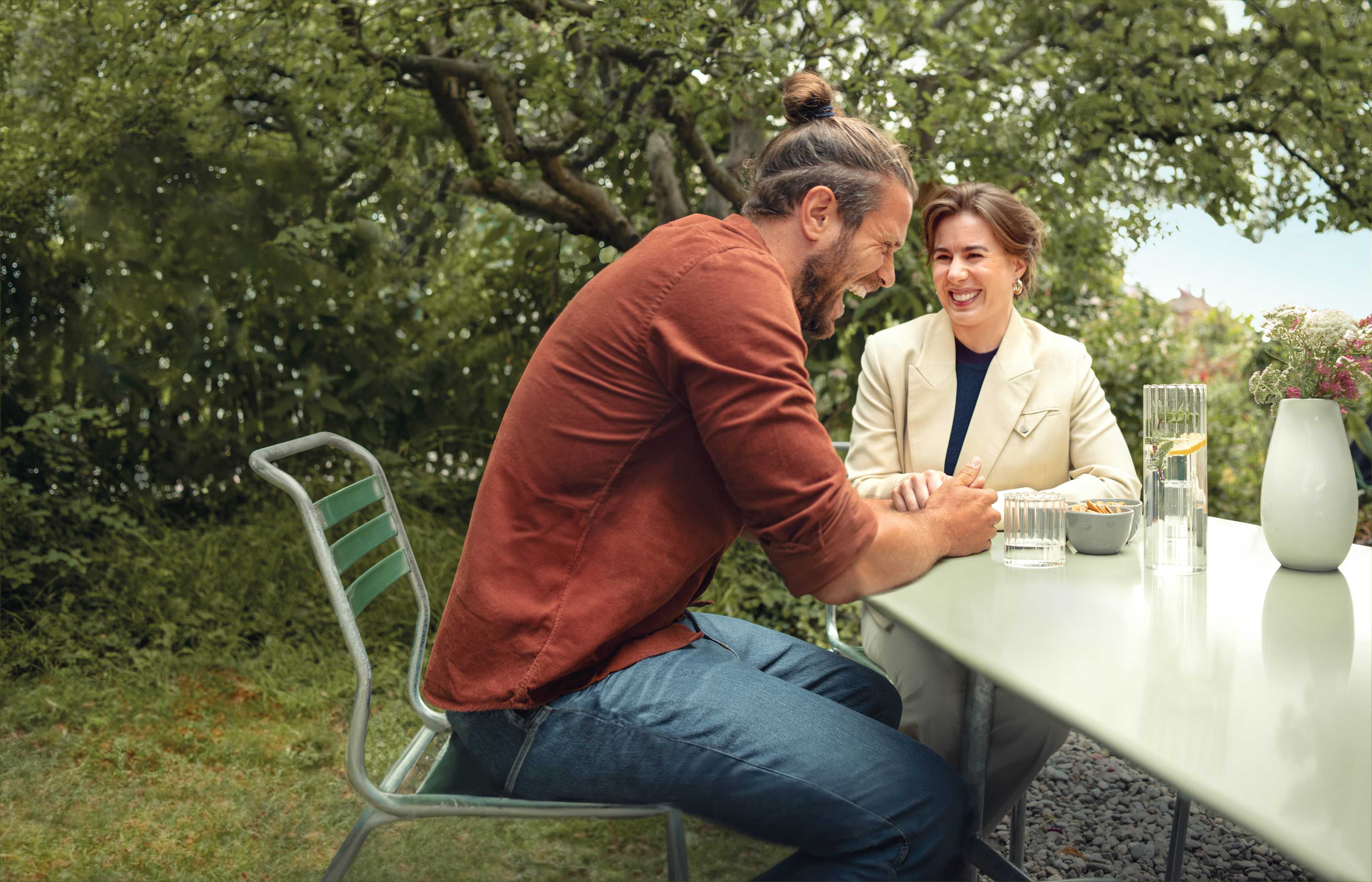Familie_Zuhause_Paar_Garten_k_Freisteller_cqrlbq