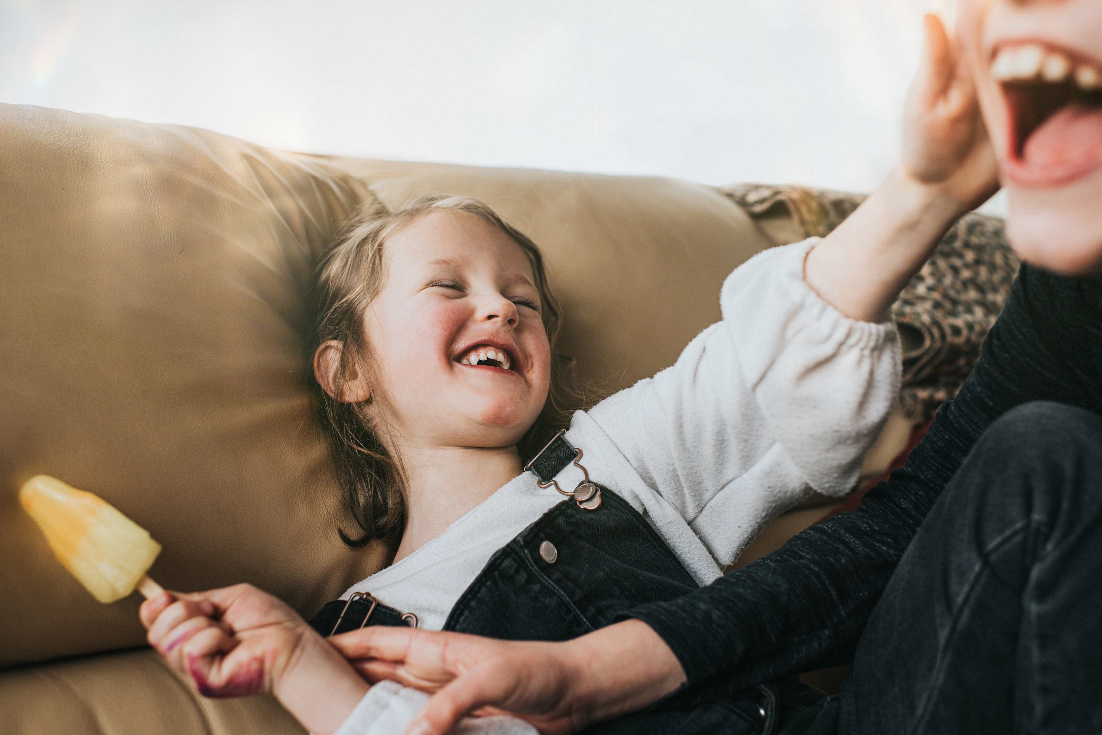 2026-03-10-gesundheitswelt-blog-ernaehrung-eis-kinder-naschen-getty