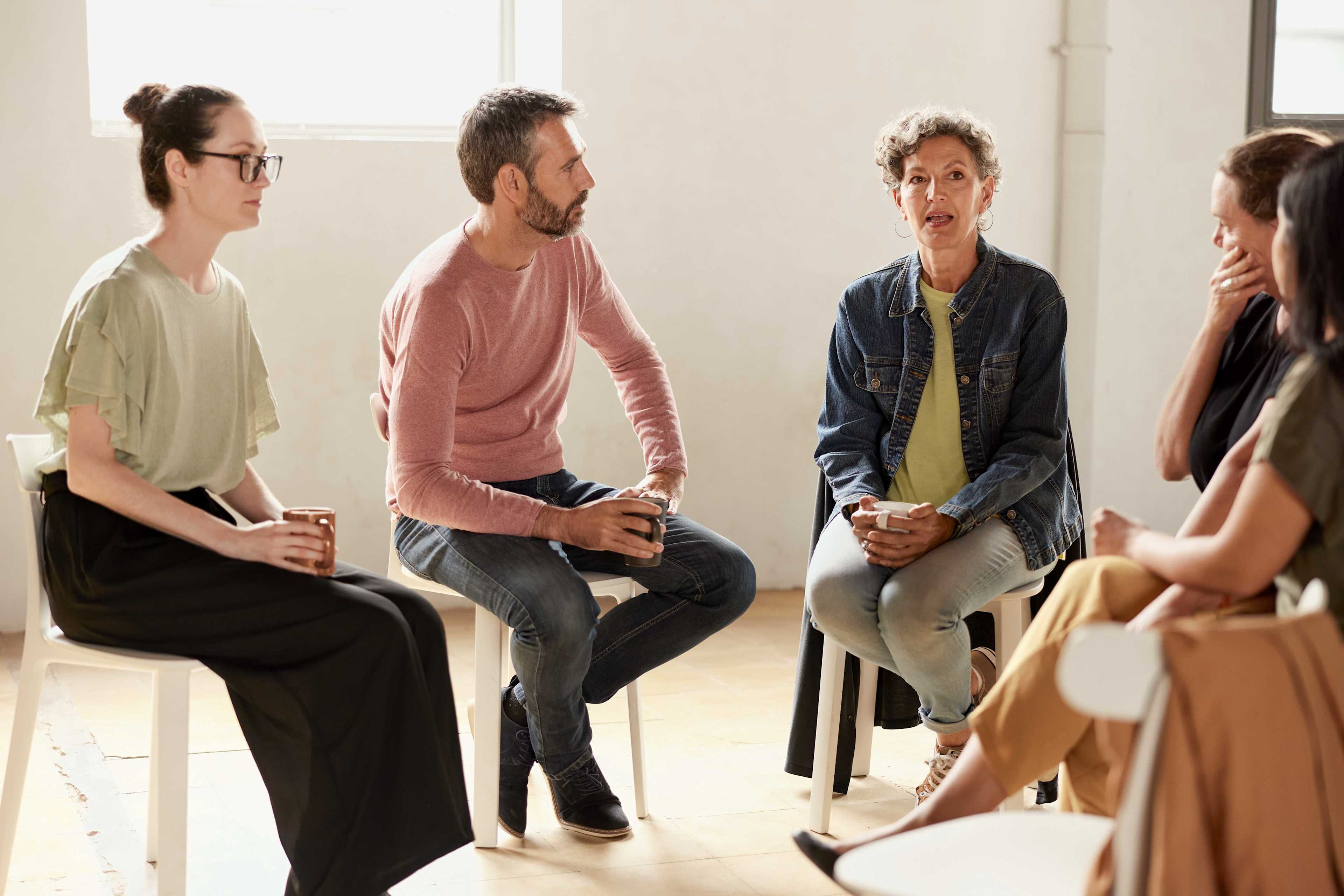 Gesundheit_Therapie_Menschen_Gespraech_s_yxngzw